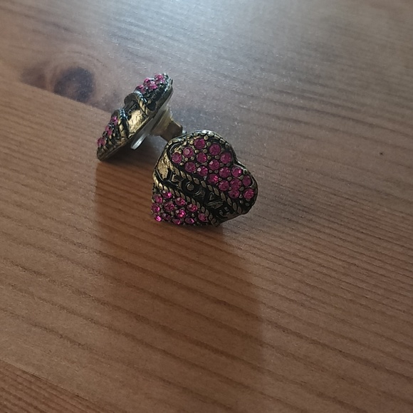 Betsey Johnson love earrings - Picture 2 of 4